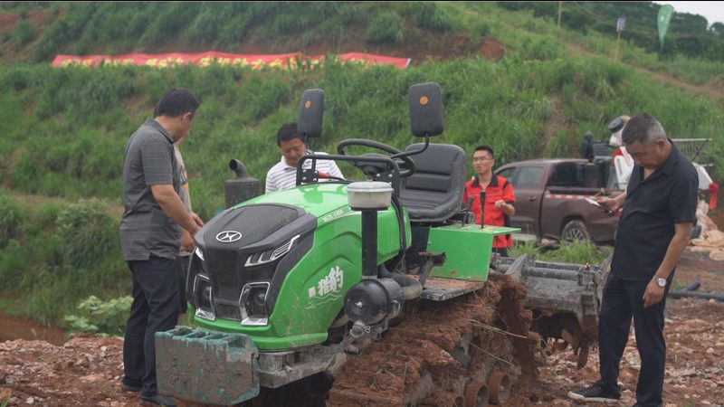 拖拉机后旋耕机宽度1.8米：规格解析与选型要点**